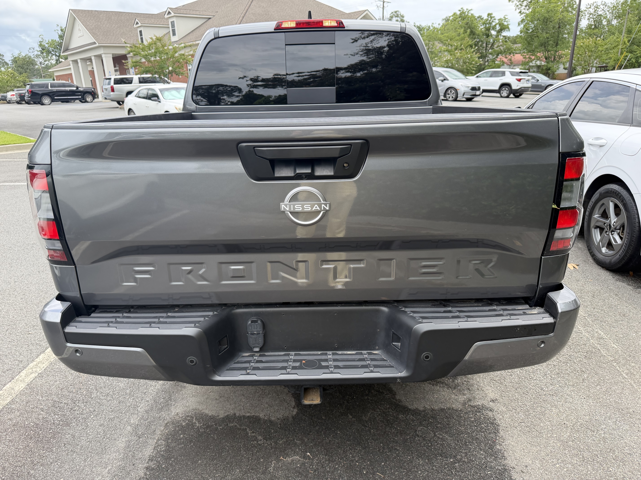 2025 Nissan Frontier photo