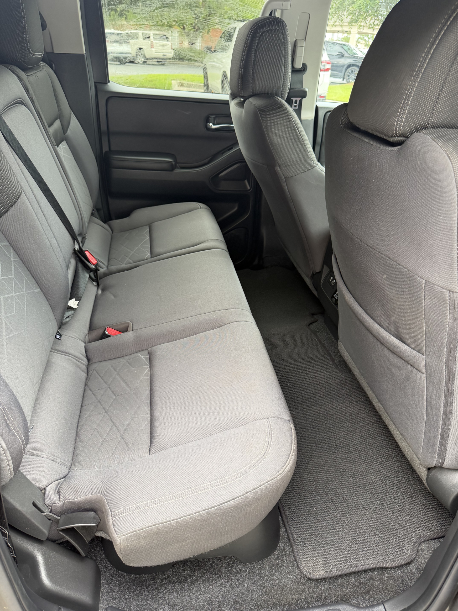 2025 Nissan Frontier photo