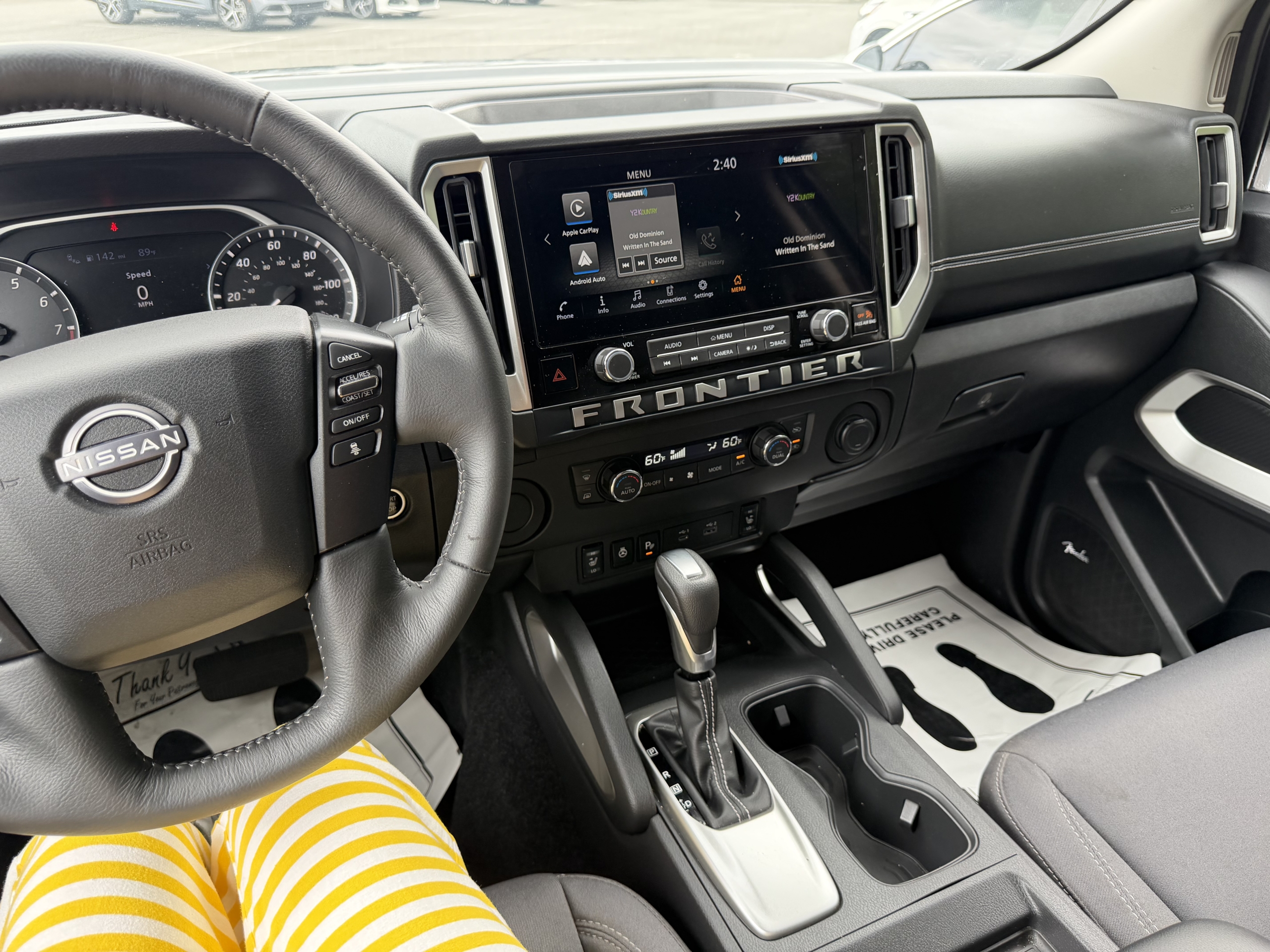 2025 Nissan Frontier photo