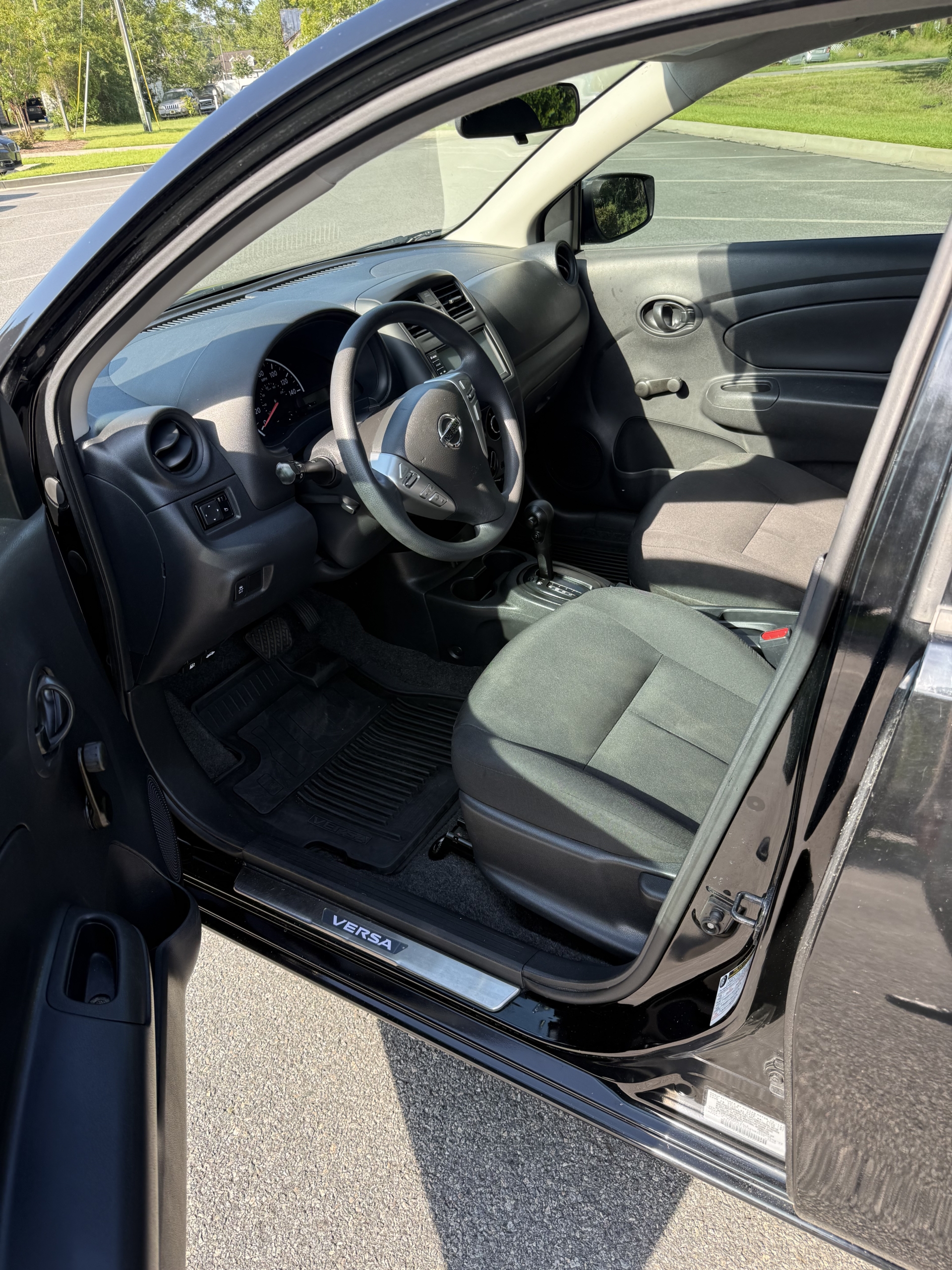 2019 Nissan Versa Photo